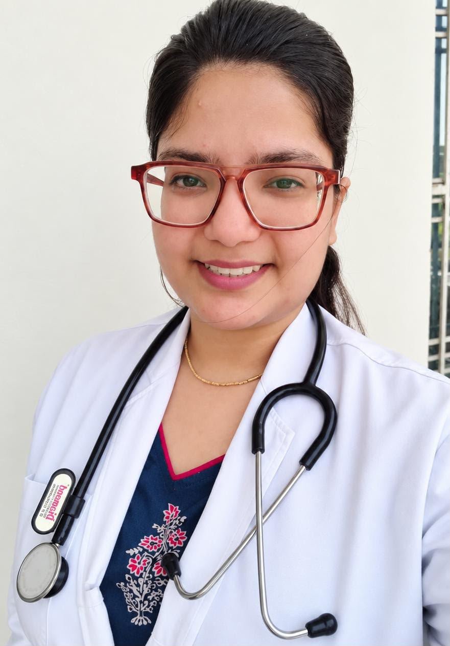 Dr. Anshu Singh - Chief Medical Officer & BAMS Specialist